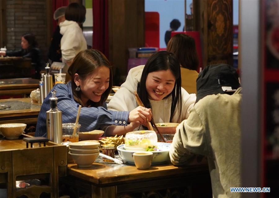 Hotpot restaurants in Chengdu resume business with prevention measures