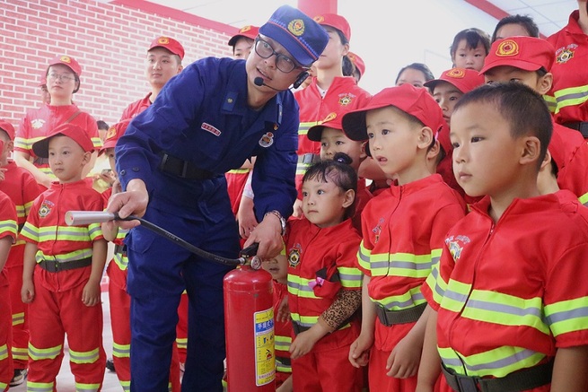 こどもの日に消防体験_fororder_ｄ－２