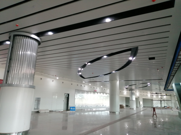 图片默认标题_fororder_航站楼内部屋顶装饰呈现竹叶效果（摄影-赵晨希）