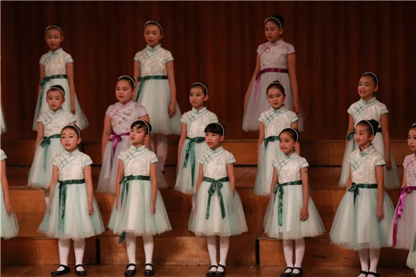 图片默认标题_fororder_成都市玉林小学“小小爬山虎”合唱团亮相四川省首届合唱展演（成都市玉林小学 供图）1.JPG