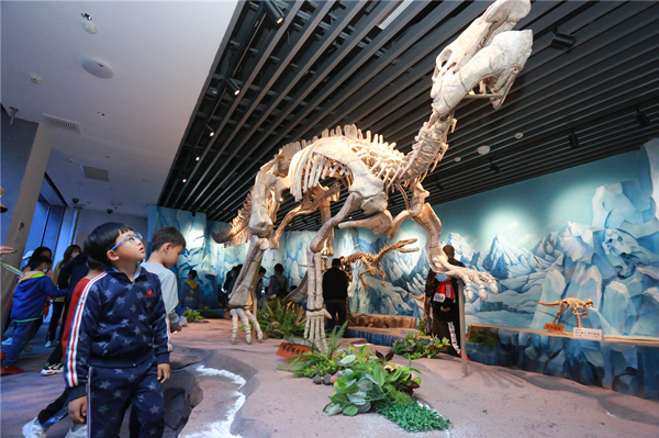 【吉林060203】“六一”儿童节 延吉恐龙博物馆迎来大批游客_fororder_微信图片_20210602130555