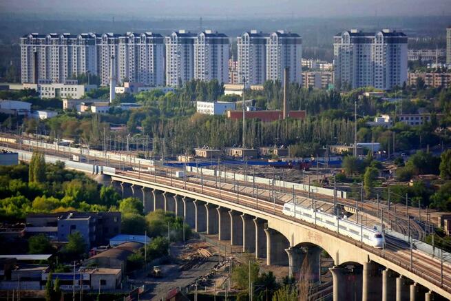 新疆ウイグル自治区、都市部の人口56%超に_fororder_E2
