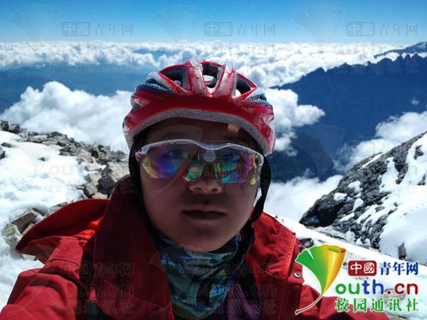 女大学生8天登顶千米雪山 曾只身穿越秦岭摆脱抑郁