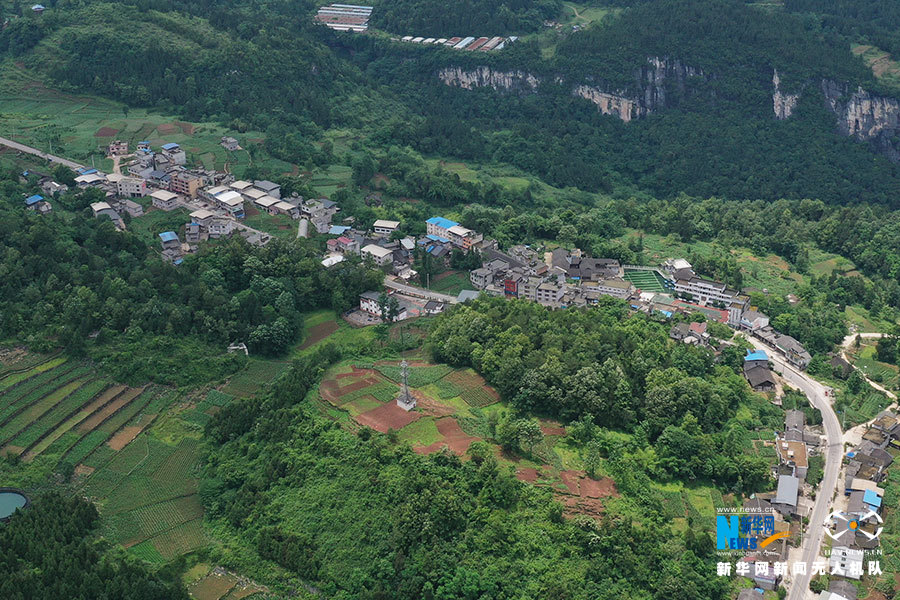 【“飞阅”中国】重庆苗乡：石漠化治理治出好风景