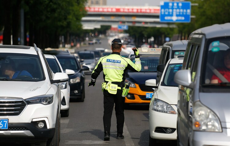 渭南交警:乘风破浪圆梦路 我们全力护航_fororder_微信图片_20210607151042