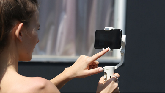 浩瀚新品发布 259g iSteady X手机稳定器 浩瀚新品发布 259g iSteady X手机稳定器