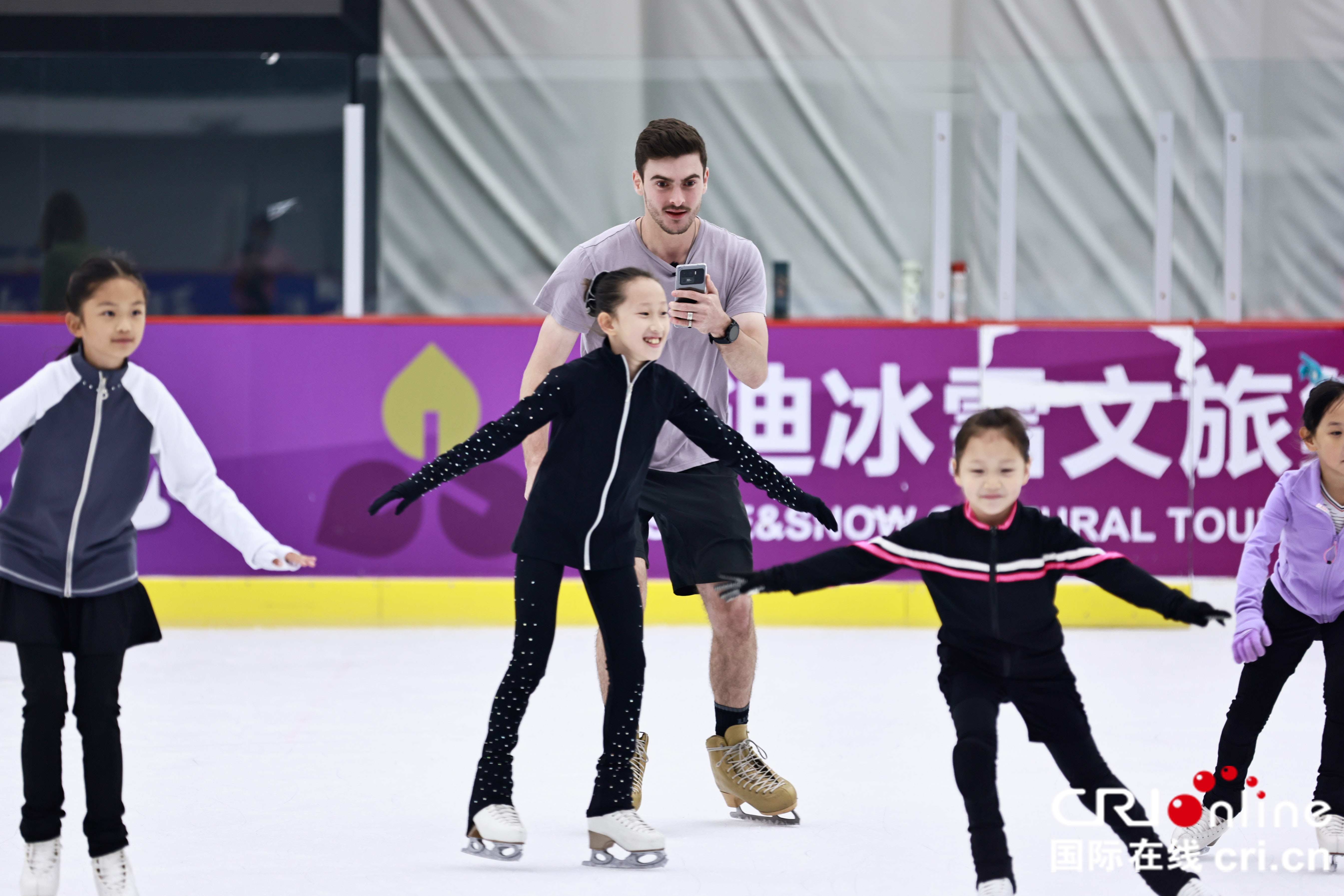 高标准建设“双奥之城” 外籍大V盛赞低碳冬奥的“北京方案” 高标准建设“双奥之城” 外籍大V盛赞低碳冬奥的“北京方案”_fororder__B3A5916_副本