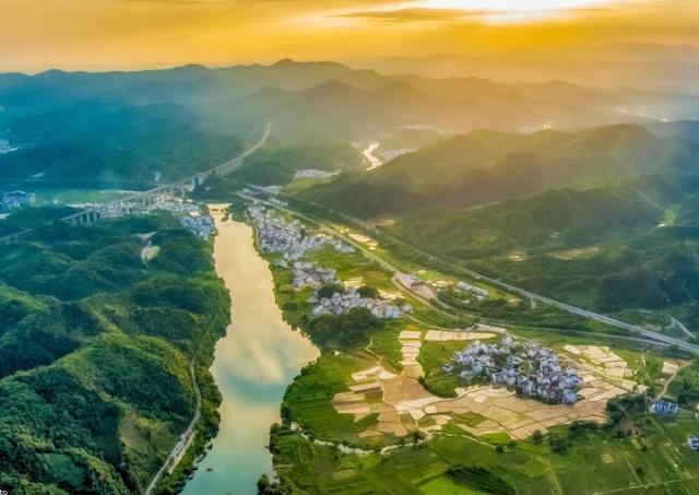 ทัศนียภาพยามตะวันรอนที่อ่าวพระจันทร์ มณฑลเจียงซี_fororder_22