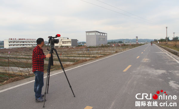 图片默认标题_fororder_聚焦江安县“四好农村路”建设---（摄影--杨铁--）