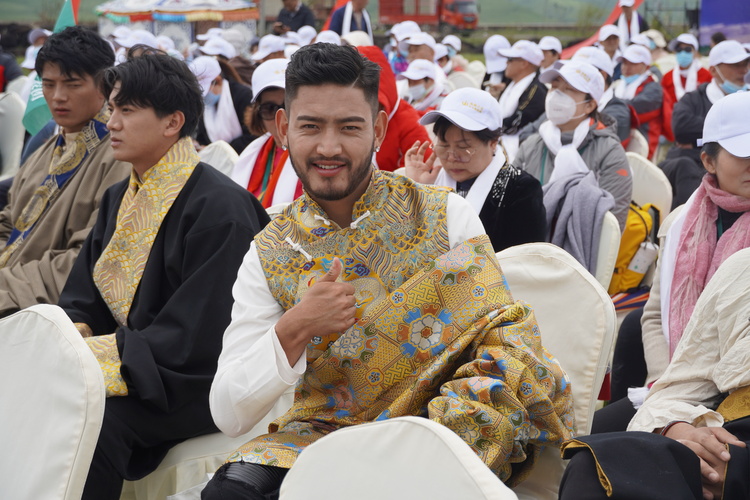 藏风美少年助推智慧牧业活动在若尔盖举办