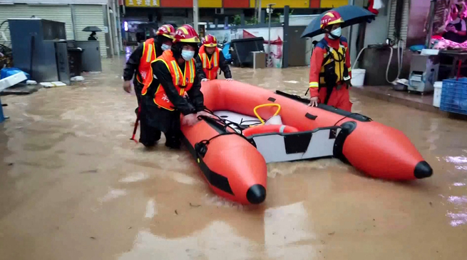 中国東部と南部で洪水 住民救助に迅速行動_fororder_N6图