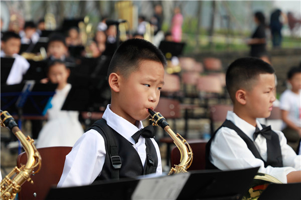 图片默认标题_fororder_管乐团表演（成都天府新区第一小学-供图）