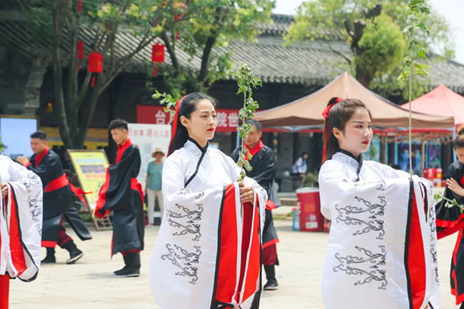 Warisan Budaya Tiongkok, Puspa Bangsa yang Ragam Warisan Budaya Tiongkok, Puspa Bangsa yang Ragam_fororder_feiyi2