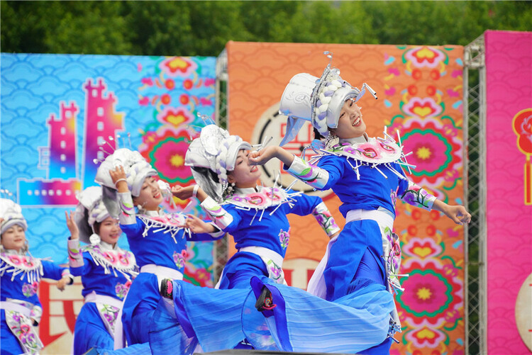 （转载）文旅融合绽芳华 四川茂县开展国家级非遗“瓦尔俄足”展演活动超吸睛