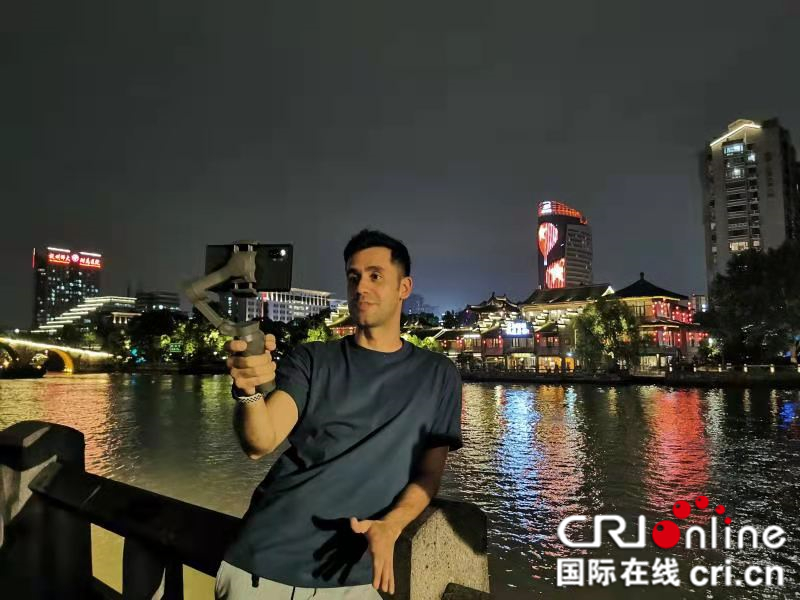 Foreign Internet Influencers Tour Hangzhou to Demystify Rising Dream Town_fororder_2_副本