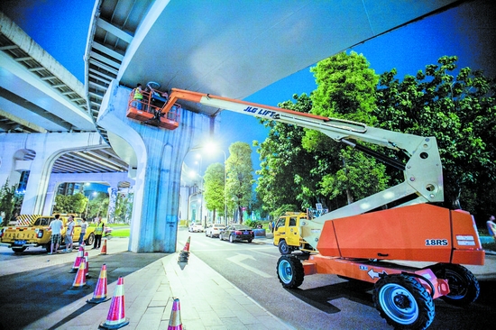 （转载）成都“桥梁医生”巡诊把脉 为桥梁“保健”