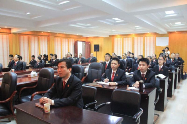 图片默认标题_fororder_江油市人民法院组织收看十九大开幕盛况