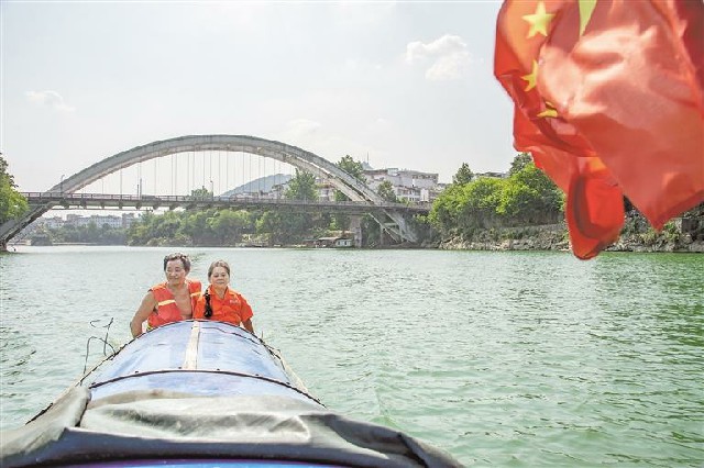 (中首)贵州全面推行河(湖)长制守好“两江”生态屏障_fororder_中首1