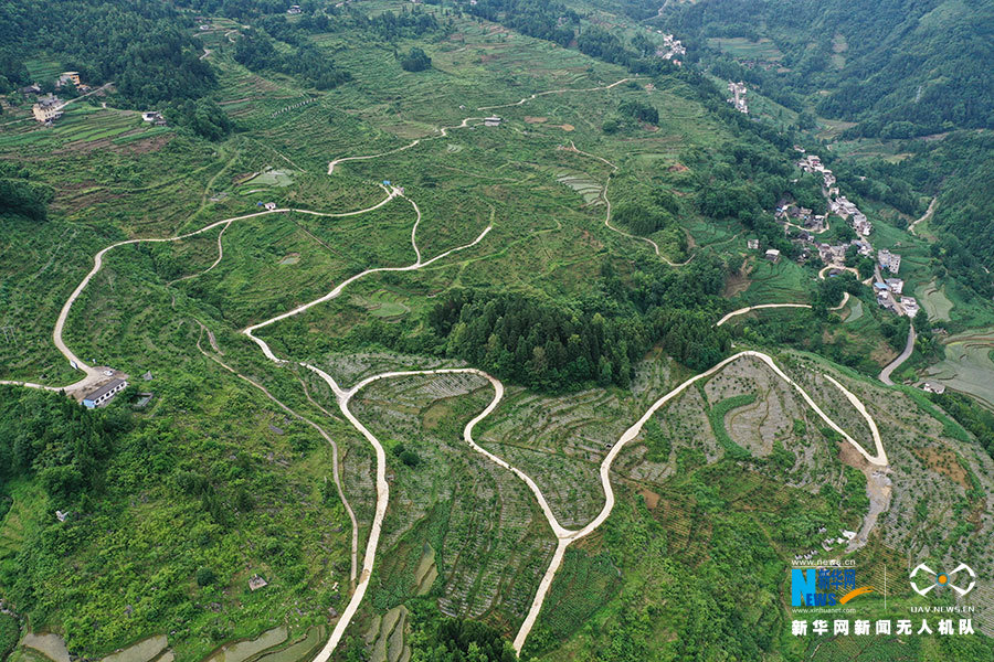 【“飞阅”中国】重庆苗乡：石漠化治理治出好风景