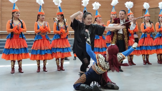 【新疆に行こう　民族舞踊の伝承者】_fororder_XJ3