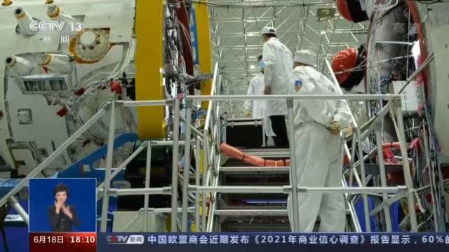 우주비행사들의 전문 헬스장은 어떨까 우주비행사들의 전문 헬스장은 어떨까_fororder_1093867372