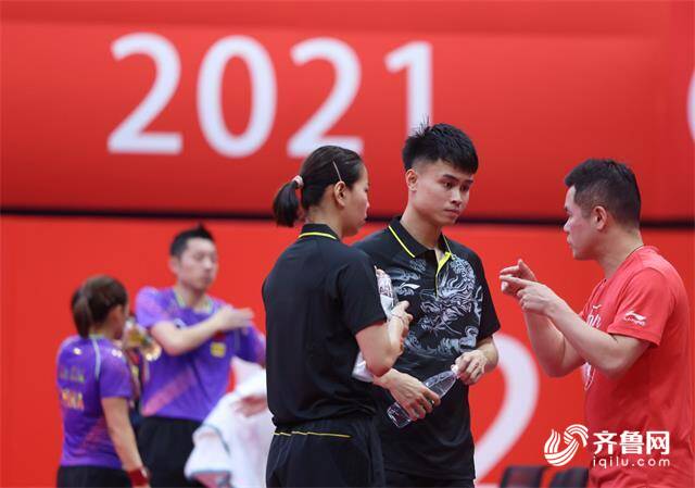 中国乒乓球队备战奥运会热身赛在威海南海新区开赛 中国乒乓球队备战奥运会热身赛在威海南海新区开赛