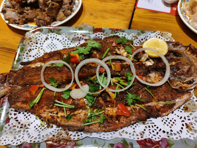 【新疆へ行こう④　バザール内の夜市グルメ】_fororder_美食5