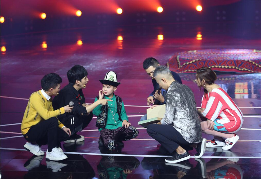 《拜见小师父》开播 小师父沉迷中国传统文化艺术 - 国际在线移动版