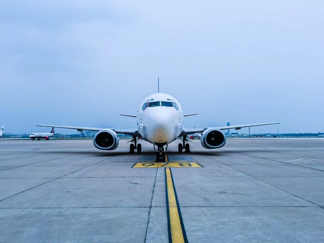 【教育频道】南京航空航天大学金城学院购置飞机给学生当教具 【教育频道】南京航空航天大学金城学院购置飞机给学生当教具