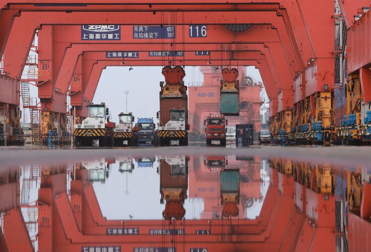 唐山港今年上半年集装箱吞吐量同比增长11.79％
