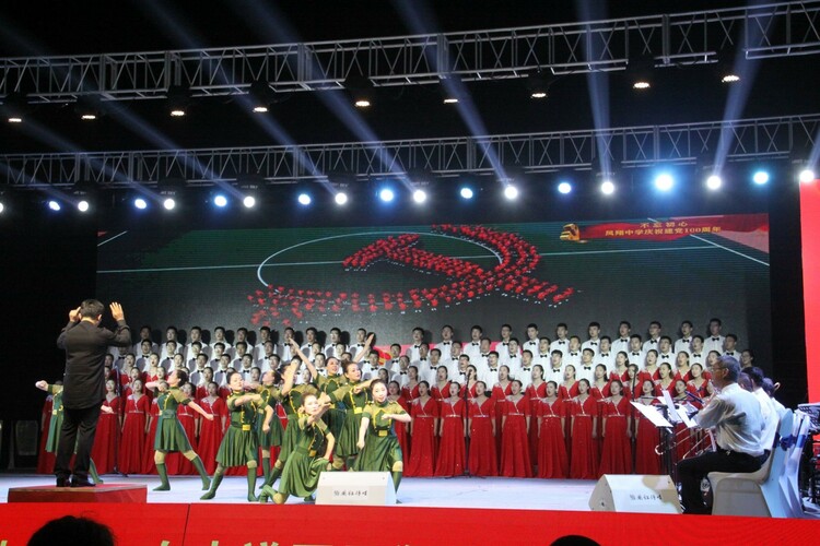 宝鸡凤翔区举办庆祝中国共产党成立100周年歌咏比赛_fororder_1 (2)