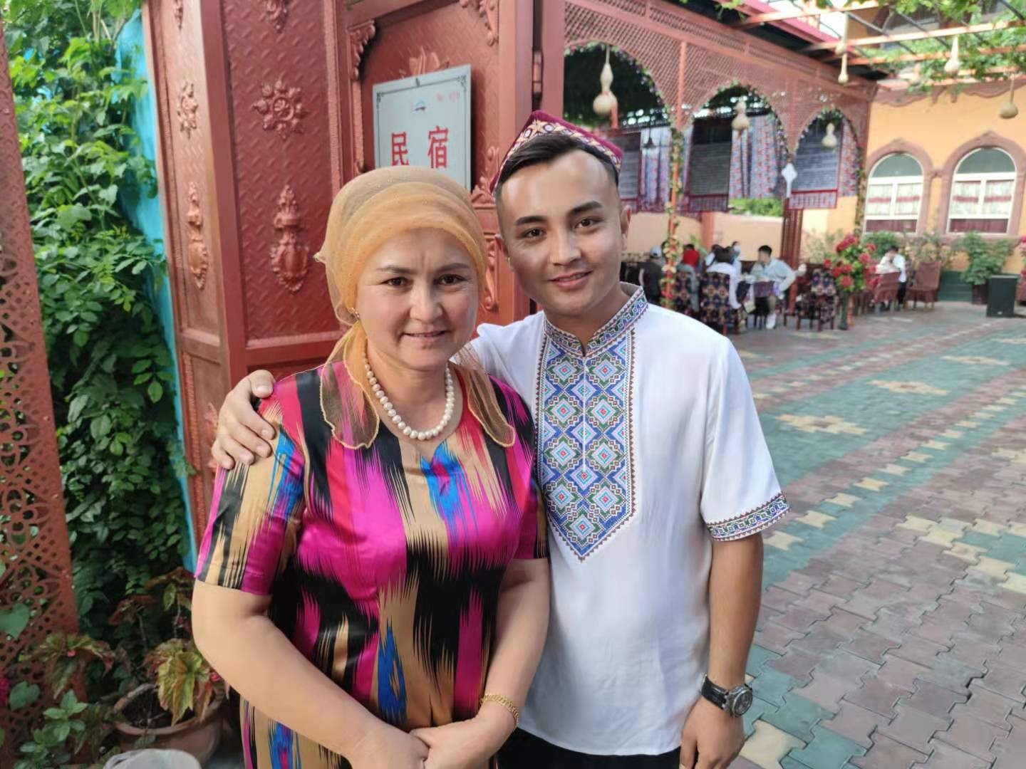 【新疆へ行こう ウイグル民族色溢れる民宿レストラン】_fororder_XJ4