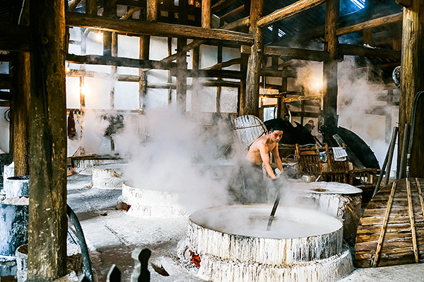 恐龙研学游 彩灯璀璨夜|自贡进入“高铁时代”真正实现“快旅慢游”_fororder_3燊海井景区(摄影-廖志全)