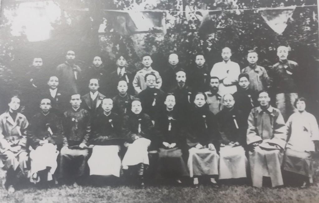 1924年5月,国民党上海执行部职员合影。