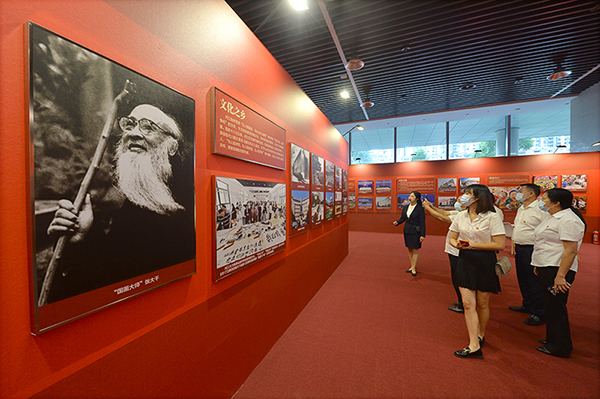 内江市庆祝中国共产党成立100周年主题展开幕_fororder_3展览现场（摄影-王斌）