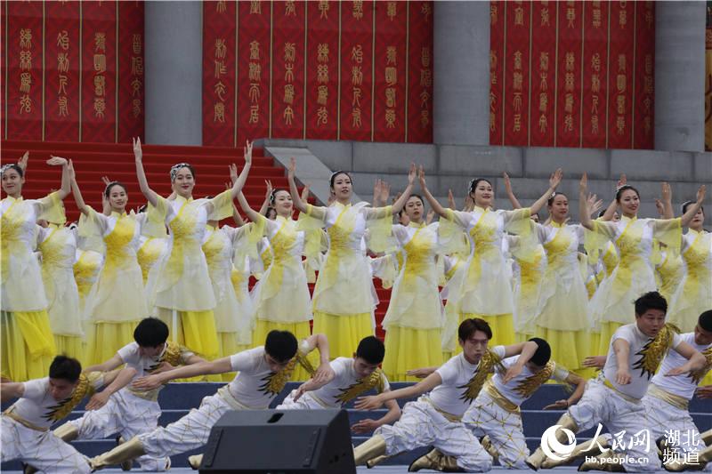 世界华人炎帝故里寻根节：30多个国家和地区华人华侨湖北“拜祖”