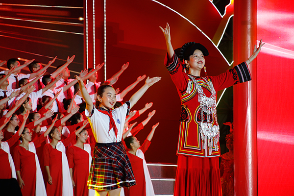 宜宾屏山县庆祝中国共产党成立100周年文艺演出举行_fororder_演出现场-摄影-高学兵-(2)