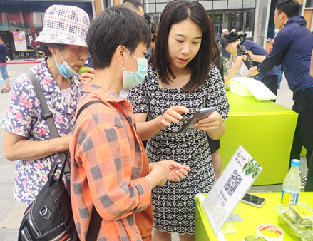 【原创】重庆巫山脆李再度登陆港城 营造消费帮扶新模式_fororder_微信图片_20210701120431