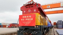 中欧班列长安号（西安–伊明汉姆）开行_fororder_rBABC2DeYpeAGWIwAAAAAAAAAAA174.800x533.750x500