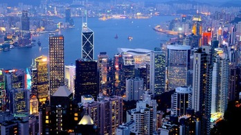 美方继续挥舞制裁大棒吓不了谁_fororder_CqgNOl3OuzmAfJTuAAAAAAAAAAA444.900x620