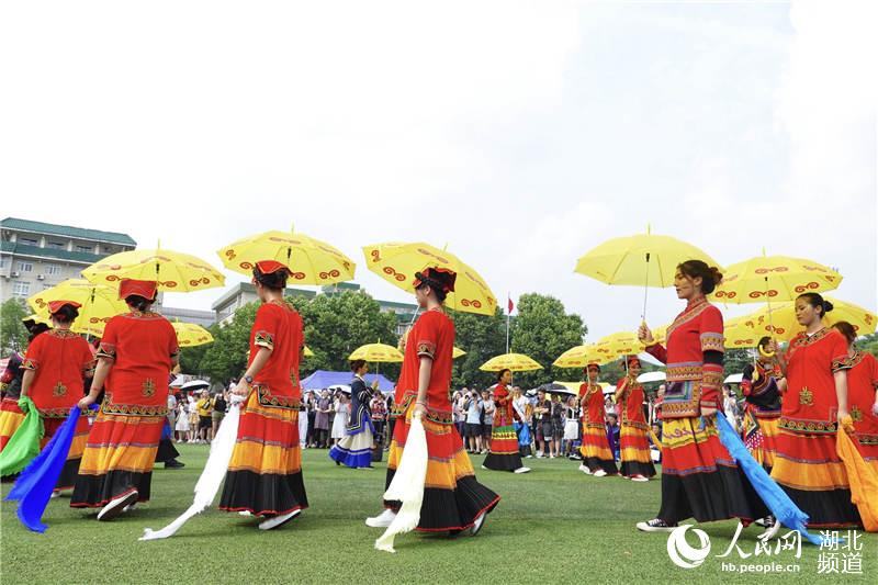 武汉高校举办少数民族学生文化交流节