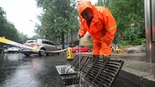 新华全媒+丨北京迎来强降雨