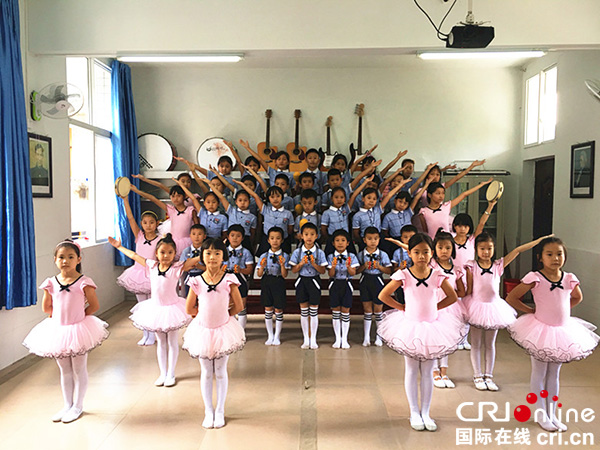 图片默认标题_fororder_传唱校园普法歌--