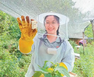 นางสาวหวง เหวินซิ่ว---เจ้าหน้าที่จีนที่อุทิศชีวิตแก่ภารกิจขจัดความยากจน_fororder_黄文秀2