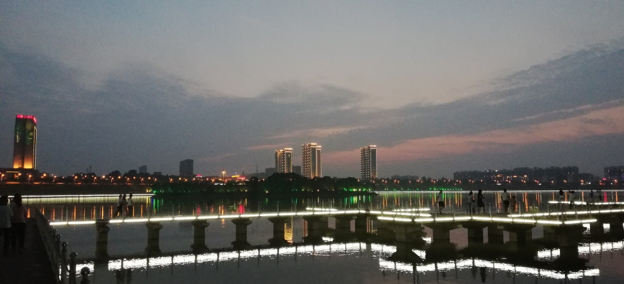 体验异域他乡 见证祖国成长 体验异域他乡 见证祖国成长_fororder_11