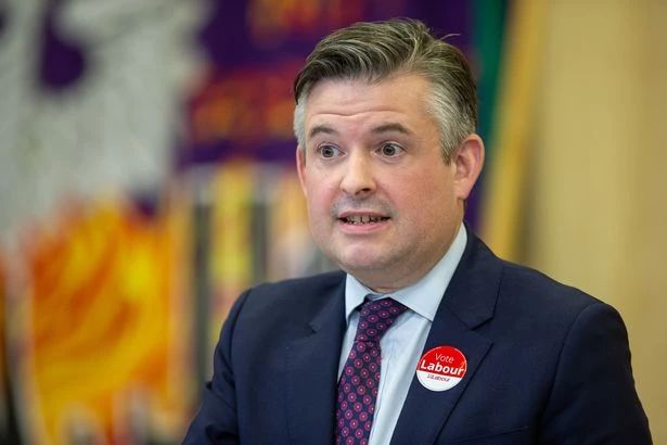 环球深观察丨一场球赛,揭开英国多少人权疮疤