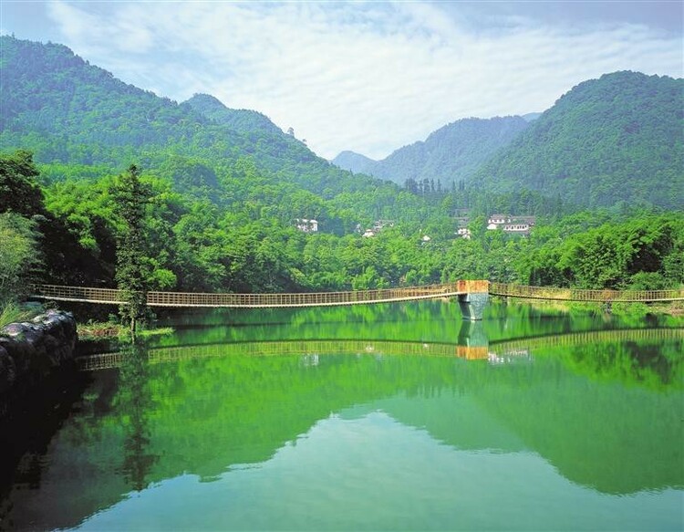 (中首)依托生态优势 构建成渝贵文旅“西三角”_fororder_3eac7a32-2ff8-466d-af49-2d2dab528d7b