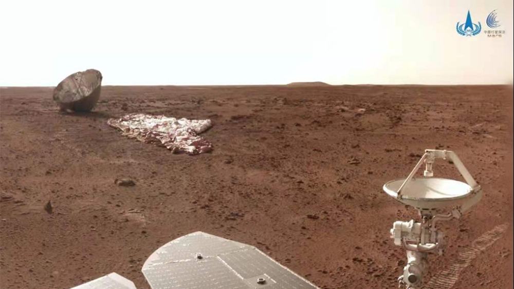 国家航天局最新火星影像：“祝融号”近距离“看”降落伞与背罩_fororder_1626347055338_322 (1)