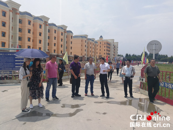 图片默认标题_fororder_媒体走基层在华夏历史文化科技产业园采访现场-摄影杨明