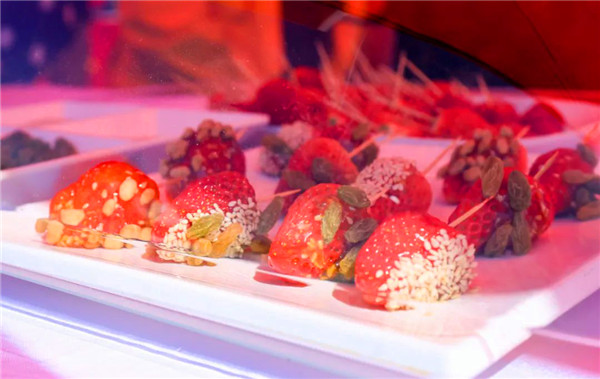 （OK 有修改）西咸新区沣西新城举办2020年草莓文化旅游节